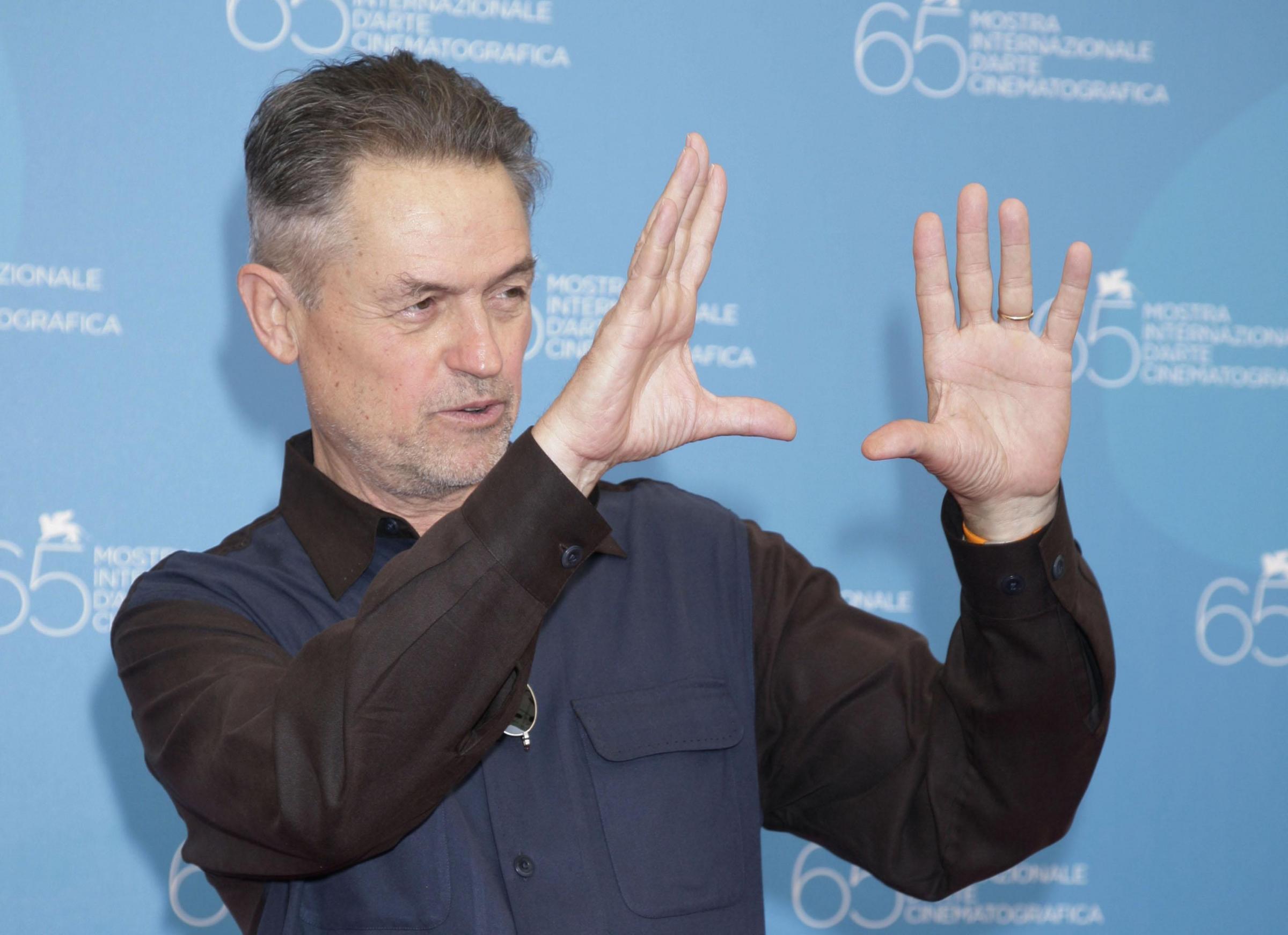 Silence Of The Lambs director Jonathan Demme dies aged 73 - Bury Times