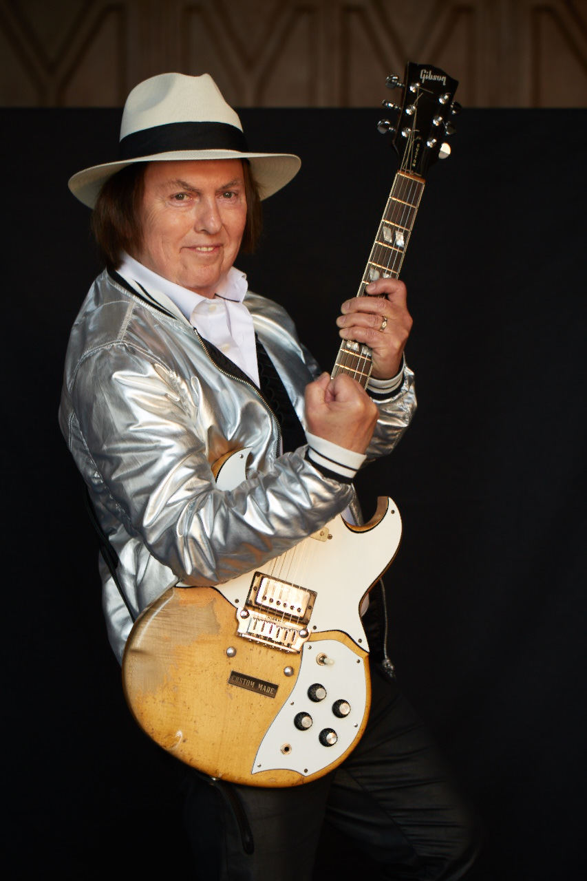 ENTERTAINER: Dave Hill