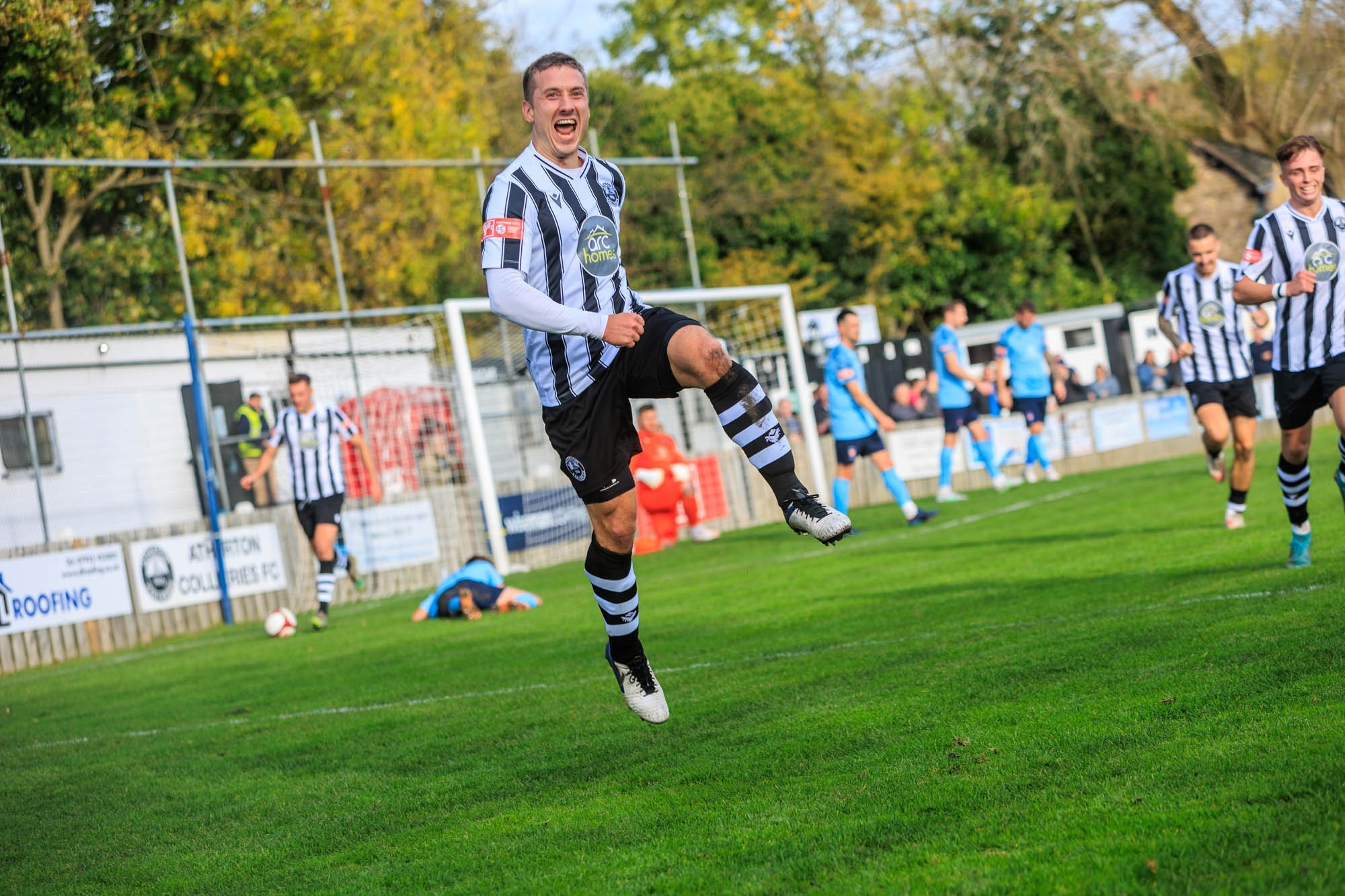 Peet joins Shakers after Atherton Collieries departure
