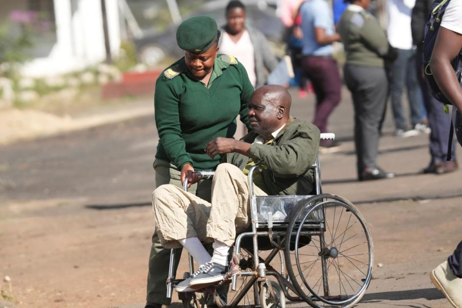 Thousands of prisoners freed in Zimbabwe under presidential amnesty