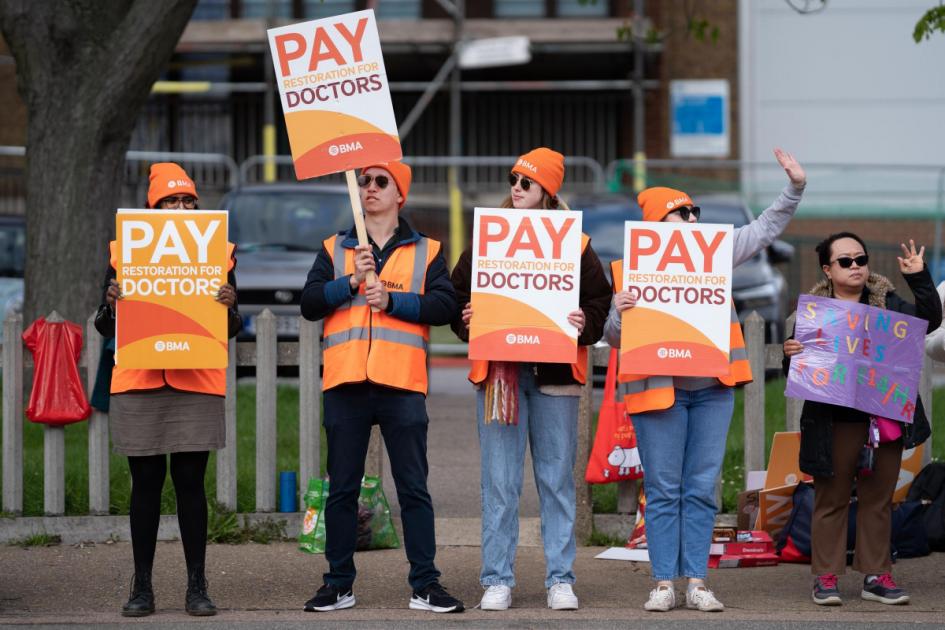 Junior doctors to stage fresh strike in dispute over pay